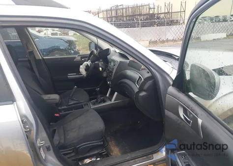 2013 Subaru Forester 2.5X Premium z USA, uszkodzony, nr VIN JF2SHADC2DG417873